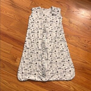 Baby sleep sack with bear print